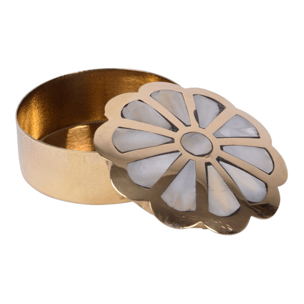 À la Collection Flower Ring and Earring box - Gold Available at 1love2hugs3kisses Ibiza
