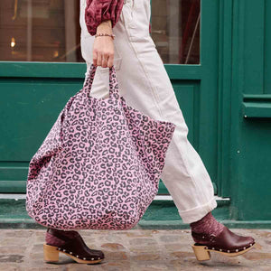 Rose in April Elisa Bag Leopard Bubble Pink – fun leopard print shoulder bag with bubble pink accents, available at 1Love 2Hugs 3Kisses Ibiza.
