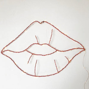 Zoé Rumeau Lips shape light - 1love2hugs3kisses Ibiza