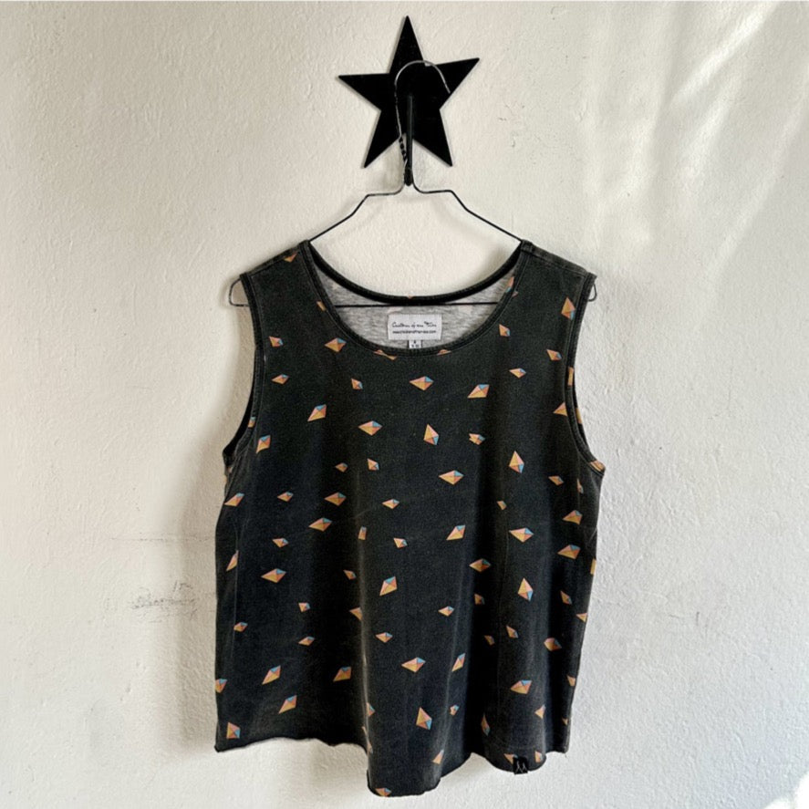 Pre Loved Children Of The Tribe Kite Singlet Grey 8 years available at 1love2hugs3kisses Ibiza