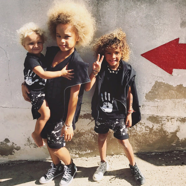 Pre Loved Nununu T-shirt Hand Print black 3-4 years available at 1love2hugs3kisses Ibiza